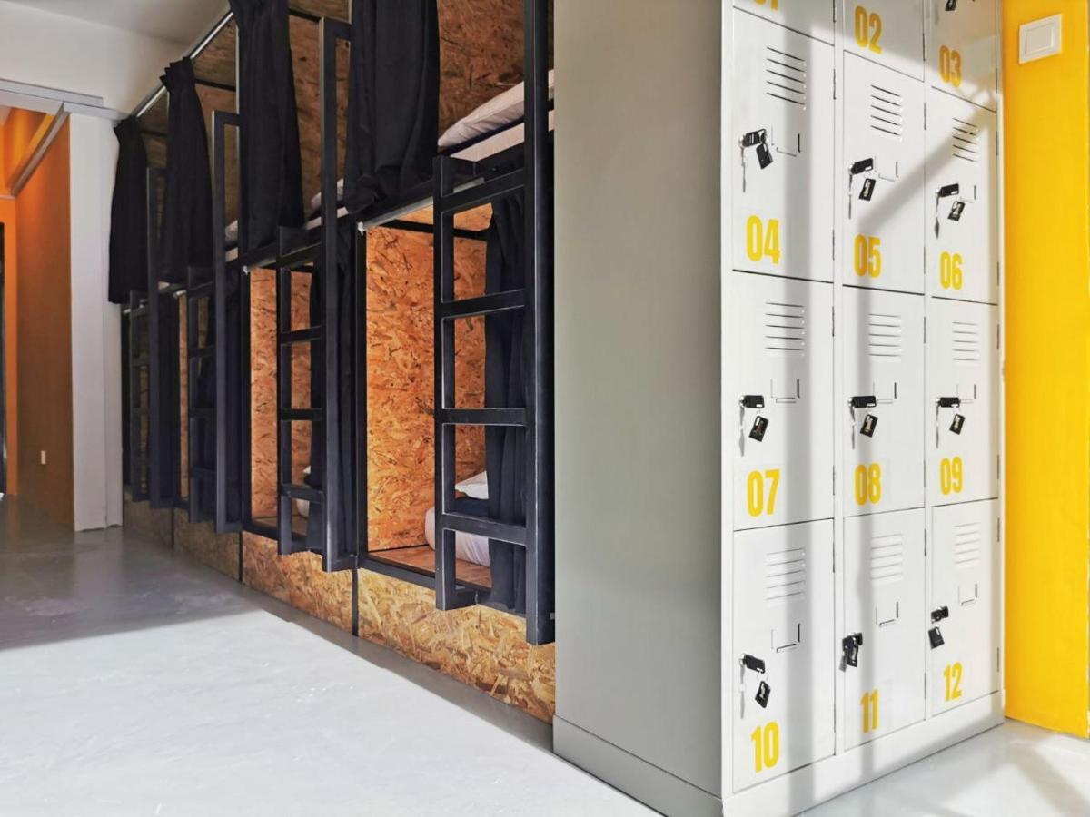 The Cocoon Capsule Hotel คาเมรอนไฮแลนด์ ภายนอก รูปภาพ