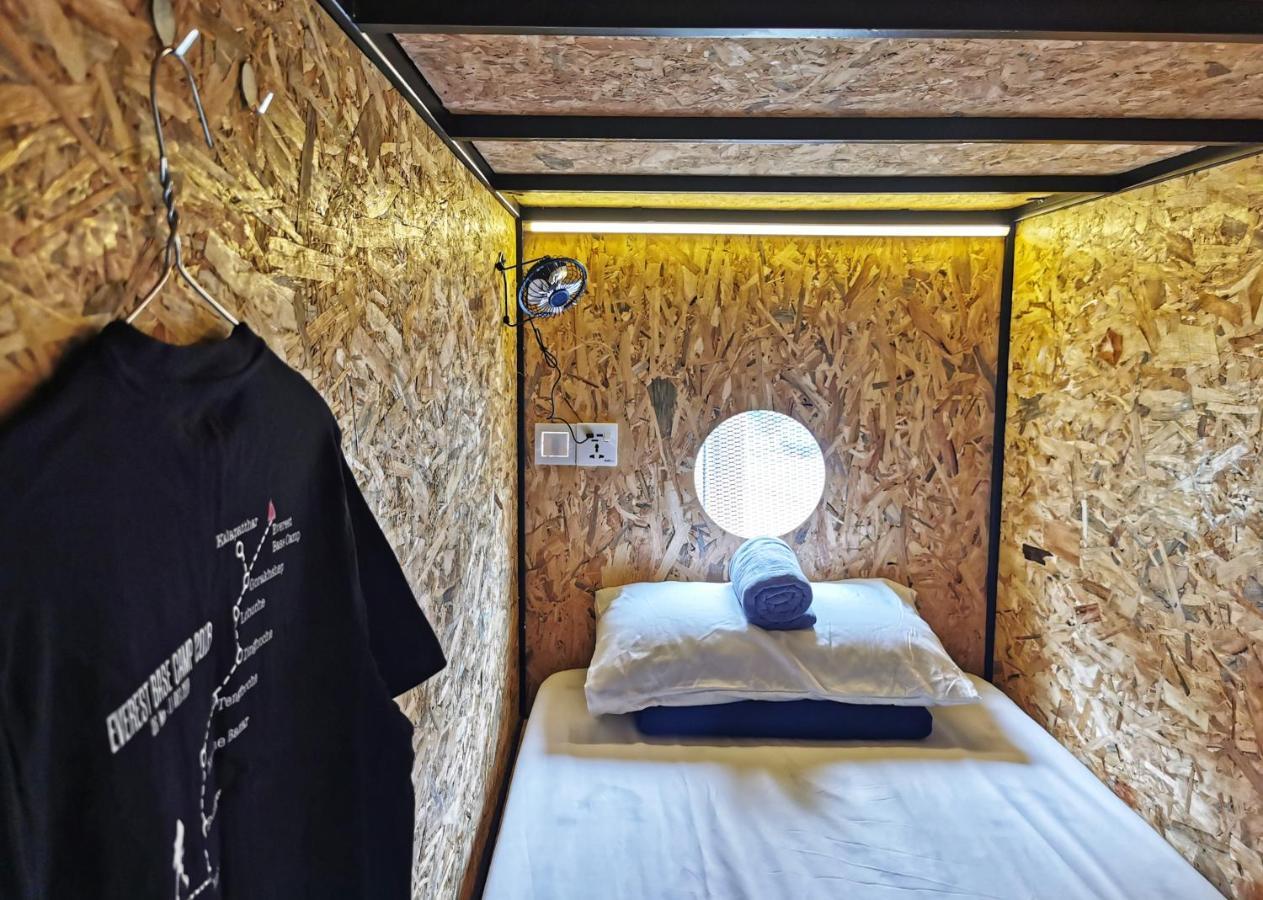 The Cocoon Capsule Hotel คาเมรอนไฮแลนด์ ภายนอก รูปภาพ