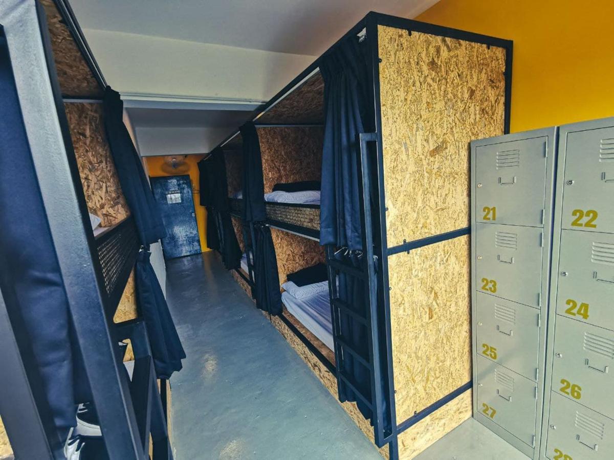 The Cocoon Capsule Hotel คาเมรอนไฮแลนด์ ภายนอก รูปภาพ