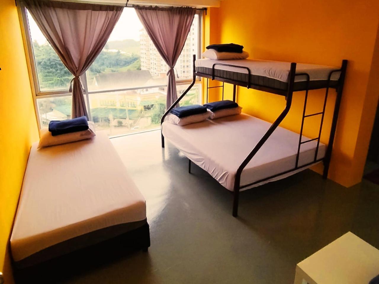 The Cocoon Capsule Hotel คาเมรอนไฮแลนด์ ภายนอก รูปภาพ